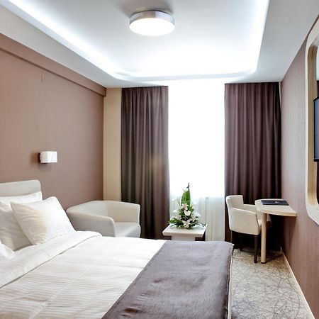 Garni Hotel Aveny Čačak Esterno foto