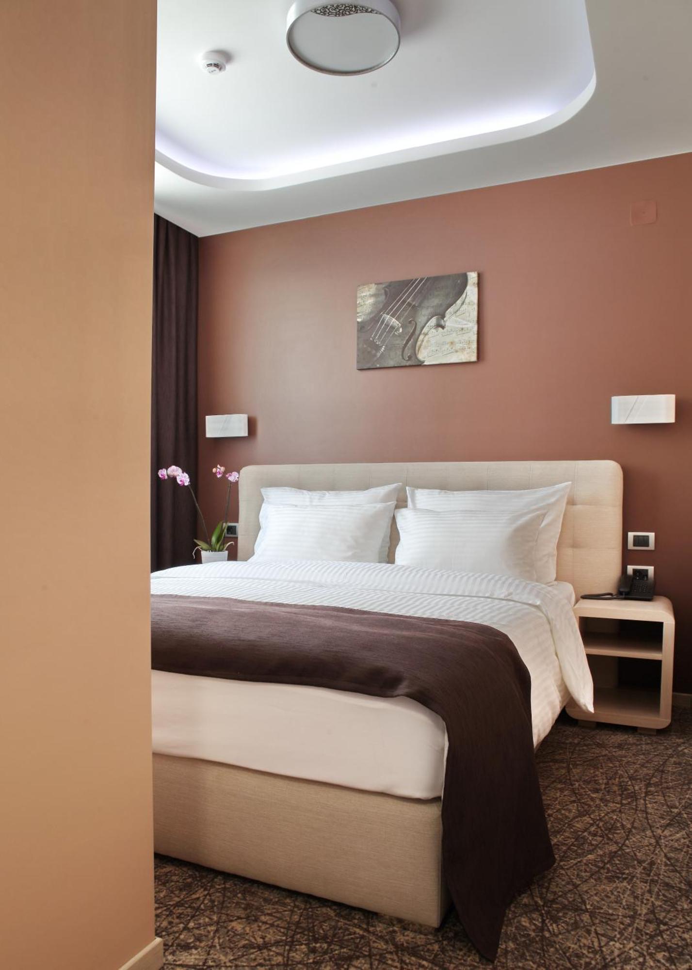 Garni Hotel Aveny Čačak Esterno foto