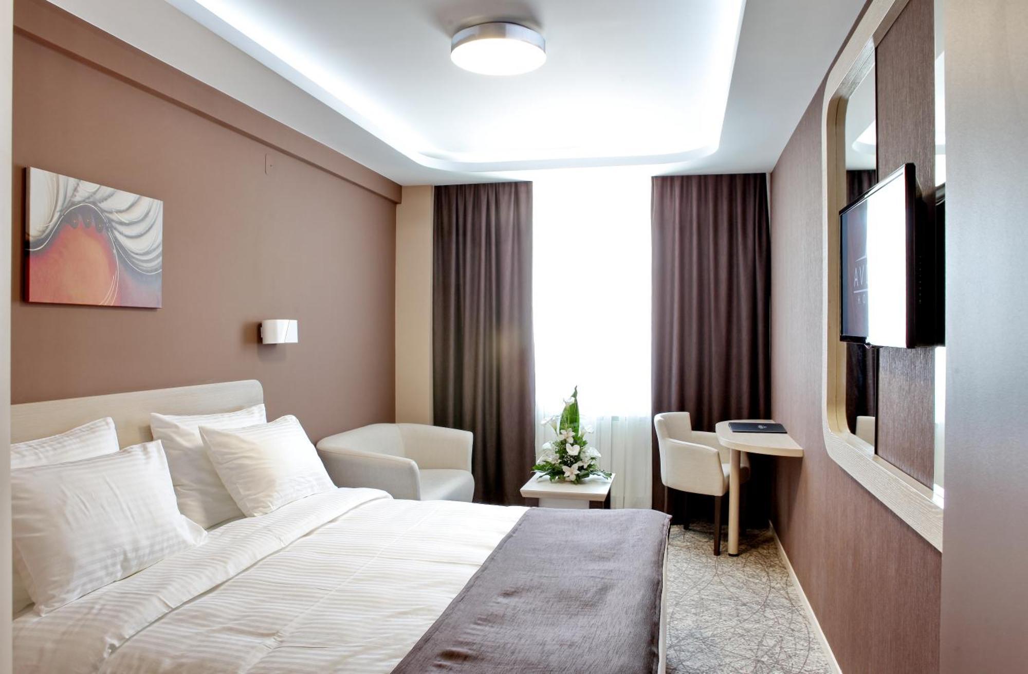 Garni Hotel Aveny Čačak Esterno foto